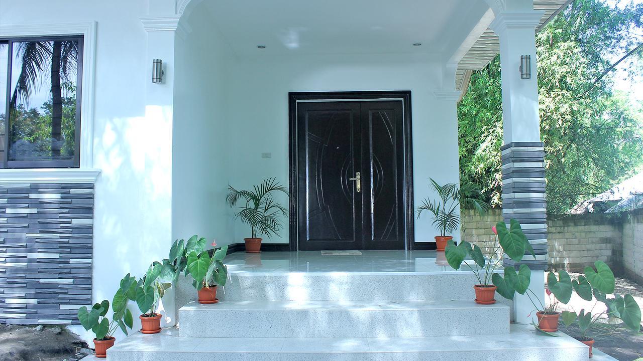 Hanella'S Place Bacong  Esterno foto